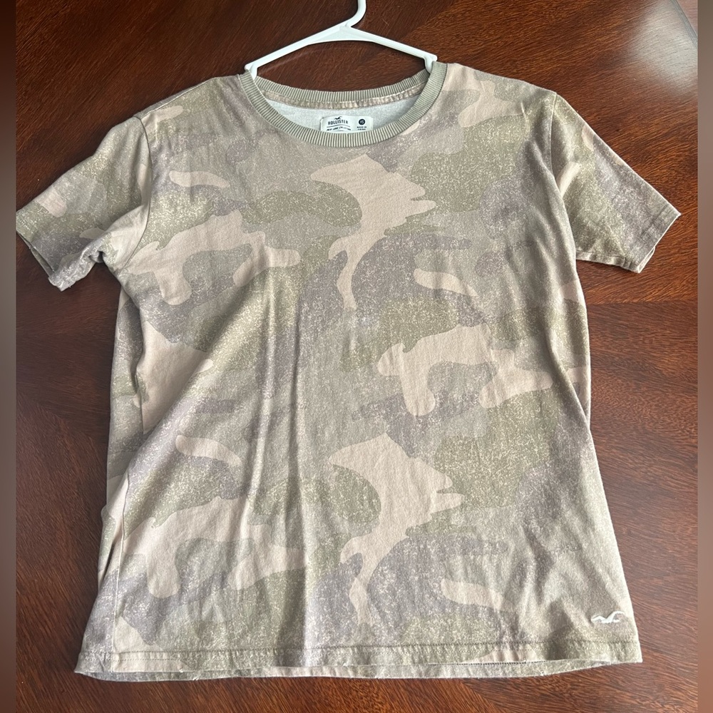 Hollister T-shirt
